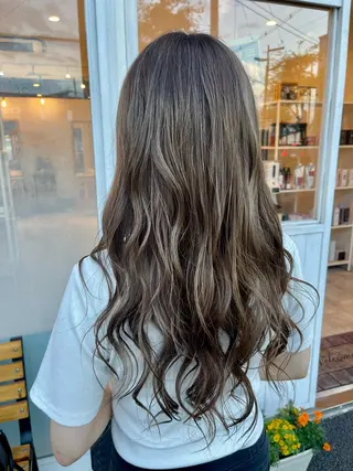 ロング 🍭透明感カラー 志賀拓海🍬🌈のヘアスタイル