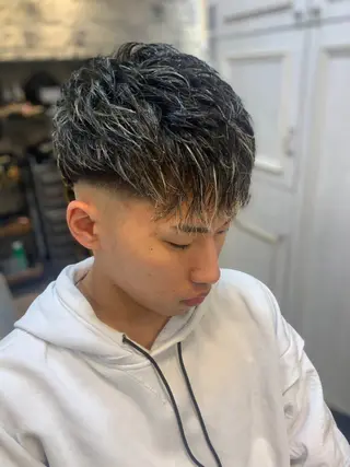 カラー パーマ メンズ Million Bucks barber shop所属・カットモデル募集 いさかのヘアスタイル