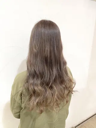 カラー 下池 紗加のヘアスタイル