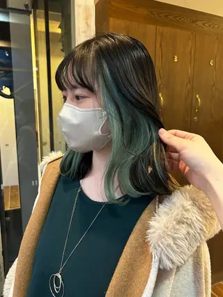ミディアム カラー 西 優衣奈のヘアスタイル