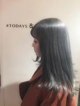 セミロング カラー ホワイト&レイヤーカ ットエクステ長畠俊輔のヘアスタイル