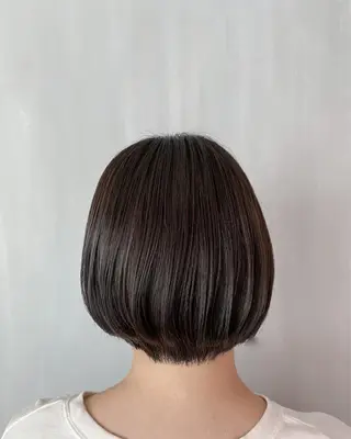 ショート オーストヘアージジ所属・TAI透明カラー 柔らかい縮毛矯正のヘアスタイル