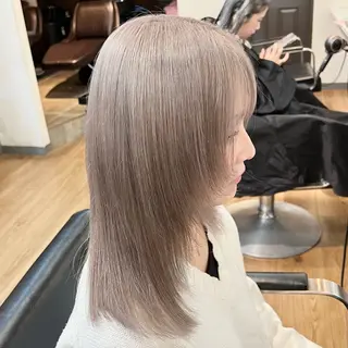 ミディアム カラー Ami ブリーチ/ハイトーンのヘアスタイル