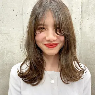 ミディアム カラー 三浦 望のヘアスタイル