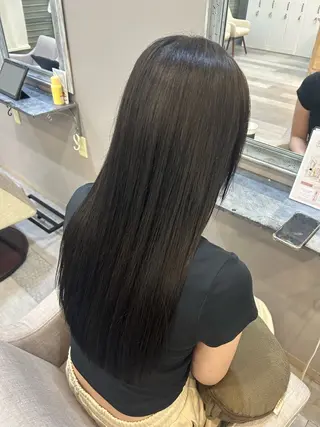 ロング カラー 伊藤 愛理のヘアスタイル