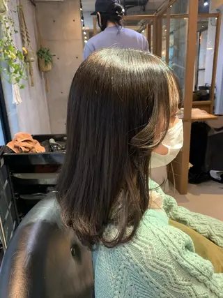 セミロング カラー FERIA 池田 比嘉あゆ美のヘアスタイル