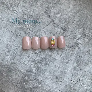 ミディアム Amua.facial salon所属・Amua.ハーブ 新宿御苑駅前のエステ・リラクイメージ