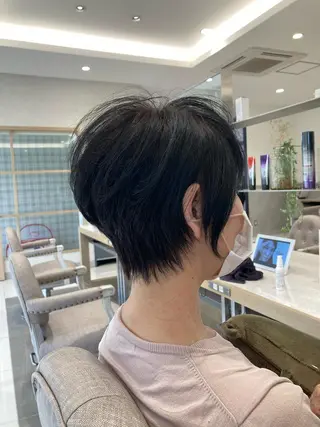 ショート カラー 駒田 拳児のヘアスタイル