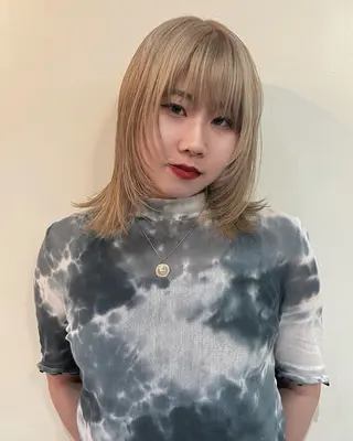 ミディアム レイヤーカット\ウル フ　chinatsuのヘアスタイル