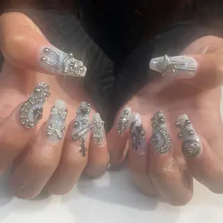 ネイル 💎🐰 saki. m 🐰💎のネイルデザイン