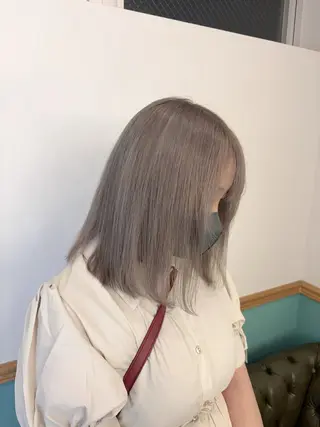 ミディアム カラー レイヤーカット× ハイトーン👾はちすのヘアスタイル