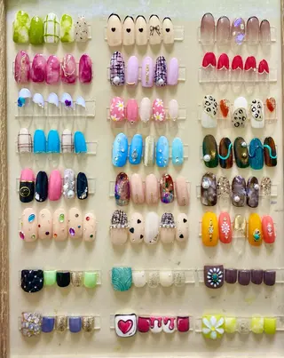 ネイル レイジー スワンのネイルデザイン