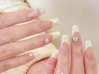 ネイル 🦋 Queenieのネイルデザイン