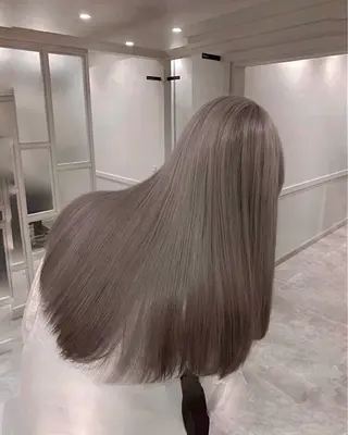 ロング カラー 柔らかbeige モトキのヘアスタイル