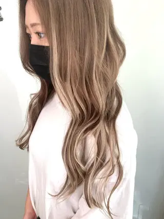 ロング カラー 小笠原 菜緒のヘアスタイル