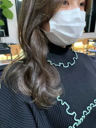 セミロング SALOWIN新潟万代所属・緑川 瑞穂のヘアスタイル