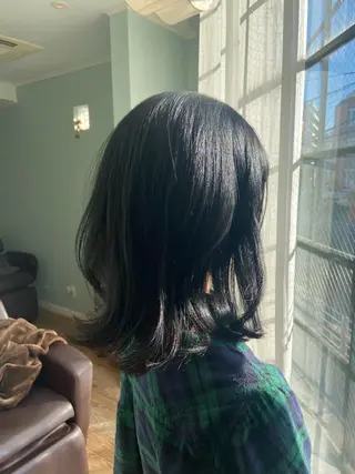 ミディアム atelier doux dimanche（アトリエ・ドゥー・ディマンシュ）所属・Fukamiレイヤー 透明感カラーのヘアスタイル