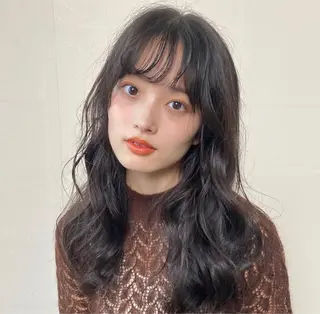 セミロング パーマ 脇野 茉優のヘアスタイル