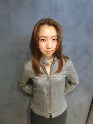 カラー 鳥居 未椰のヘアスタイル