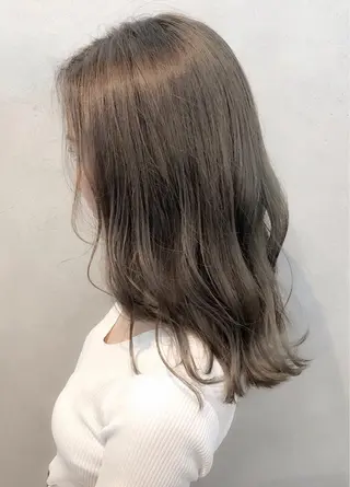 ミディアム カラー universe tokyoのヘアスタイル