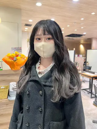 ロング カラー Oasisgarden所属・レイヤー/ブリーチ MOMOのヘアスタイル