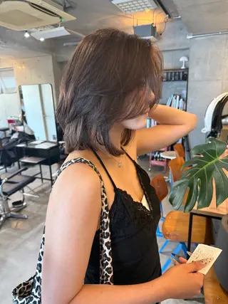 ミディアム レイヤーカット\ウル フ　chinatsuのヘアスタイル