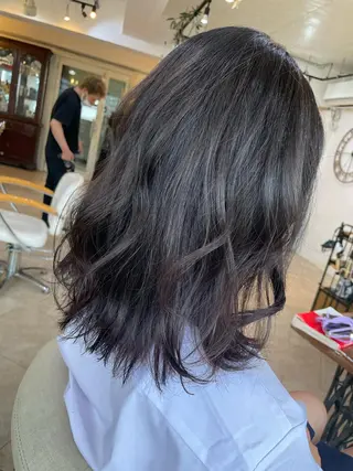 カラー 金子 しおりのヘアスタイル