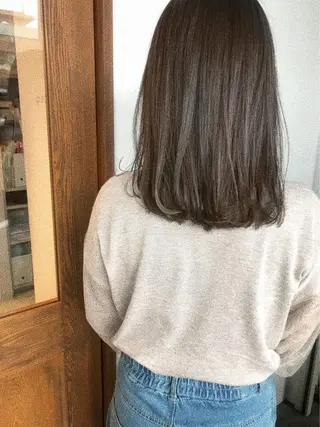 ミディアム カラー 船津 佳奈美のヘアスタイル