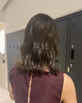 ミディアム カラー 暗髪カラー🫐パーマ おくだりんかのヘアスタイル