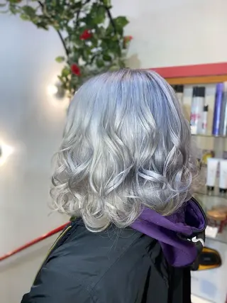 ミディアム ゆぴ☾‪/推しカラー /ハイトーンのヘアスタイル