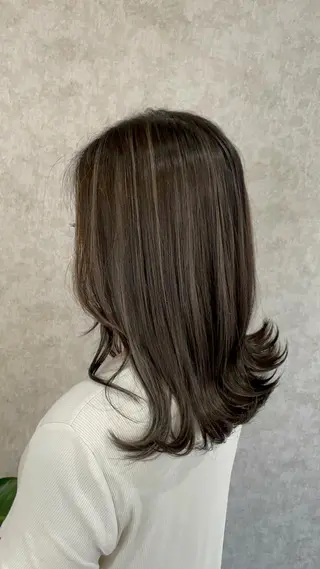 ミディアム Rio/ヘアセット/ ハイトーンカラーのヘアスタイル