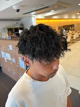 ショート パーマ メンズ 塩谷黎✨ブリーチ無W カラーメンズパーマ✨のヘアスタイル