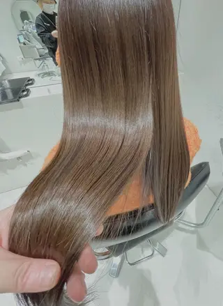 ロング カラー mai🐷髪質改善 🖤透ける暗髪🖤のヘアスタイル