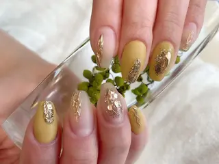 ネイル 【尾下】 ロイヤル•セラピストのネイルデザイン