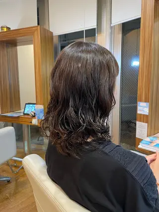 ミディアム パーマ 本多 美羽のヘアスタイル