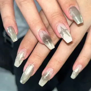 ネイル 🪐富島彩夏 /海外nail🪐のネイルデザイン