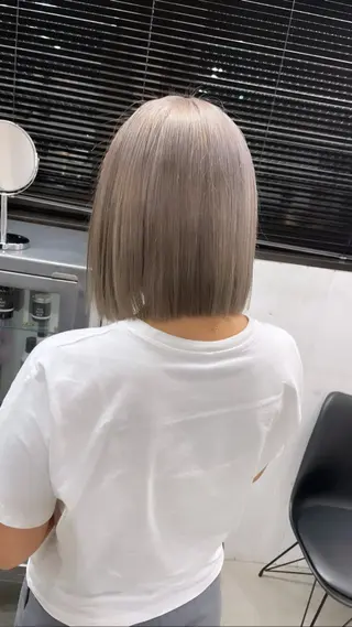 ショート Rico / bob/グレージュのヘアスタイル
