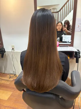 ロング MOLLASALON 浅香山店所属・ツジ モモカのヘアスタイル