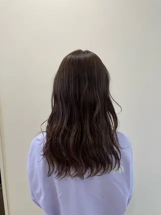 ロング カラー 伊藤 綾のヘアスタイル