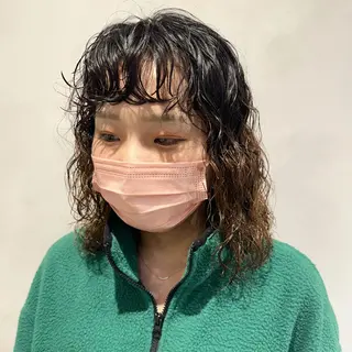 ミディアム パーマ デザインカラー/パー マ🦖外岡咲希🦖のヘアスタイル