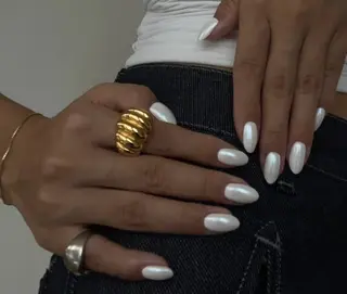 ネイル 高木 維麗絲のネイルデザイン