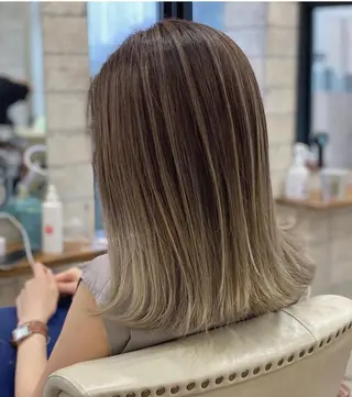 セミロング カラー パーマ ヘアアレンジ メンズ キッズ ネイル マツエク・マツパ ハイライト、レイヤー カット/西梅田/中西のヘアスタイル