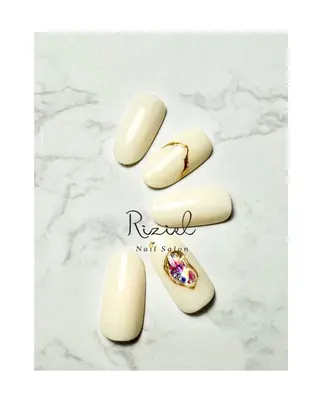 ネイル Riziel 💅のネイルデザイン