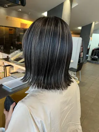 セミロング カラー uni 江坂🦋 木下風子のヘアスタイル