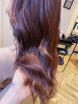 ロング カラー 佐々木 シホミのヘアスタイル