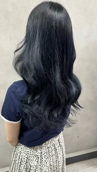 カラー 🇰🇷韓国風ハイ トーンKANA🖤のヘアスタイル