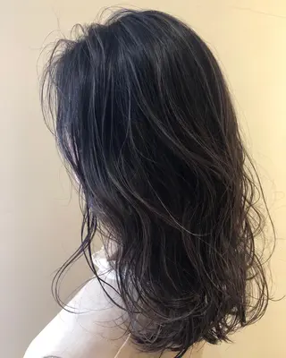 ミディアム カラー 田上 (たのうえ)のヘアスタイル