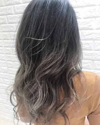セミロング カラー ナガイ ユウキのヘアスタイル