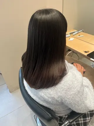 セミロング ナミ🩶暗髪/暖色 ❤️/透明感/縮毛のヘアスタイル