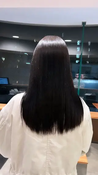 セミロング 諸井 芽のヘアスタイル
